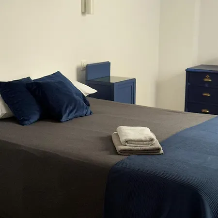 Quarto em Acomodações Particulares Palmara Canteras Alquiler Por *