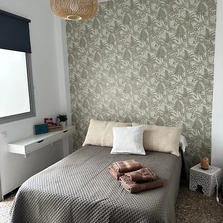 Palmara Canteras Alquiler Por Quarto em Acomodações Particulares